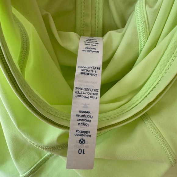 Lululemon Light Zipper HoodedJacket with Pleated Hem Sz. 10 - Picture 5 of 12